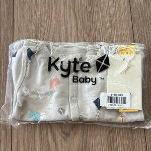 NIB Kyte Baby Kite Print Snap Romper